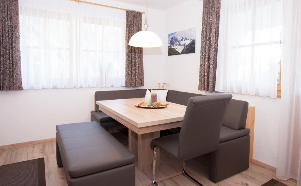 Alp Chalet Appartement Kappl  Oda fotoğraf